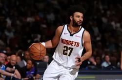 开云下载浓眉哥在掘金比赛中突破纪录，精彩发挥引发热议！的简单介绍