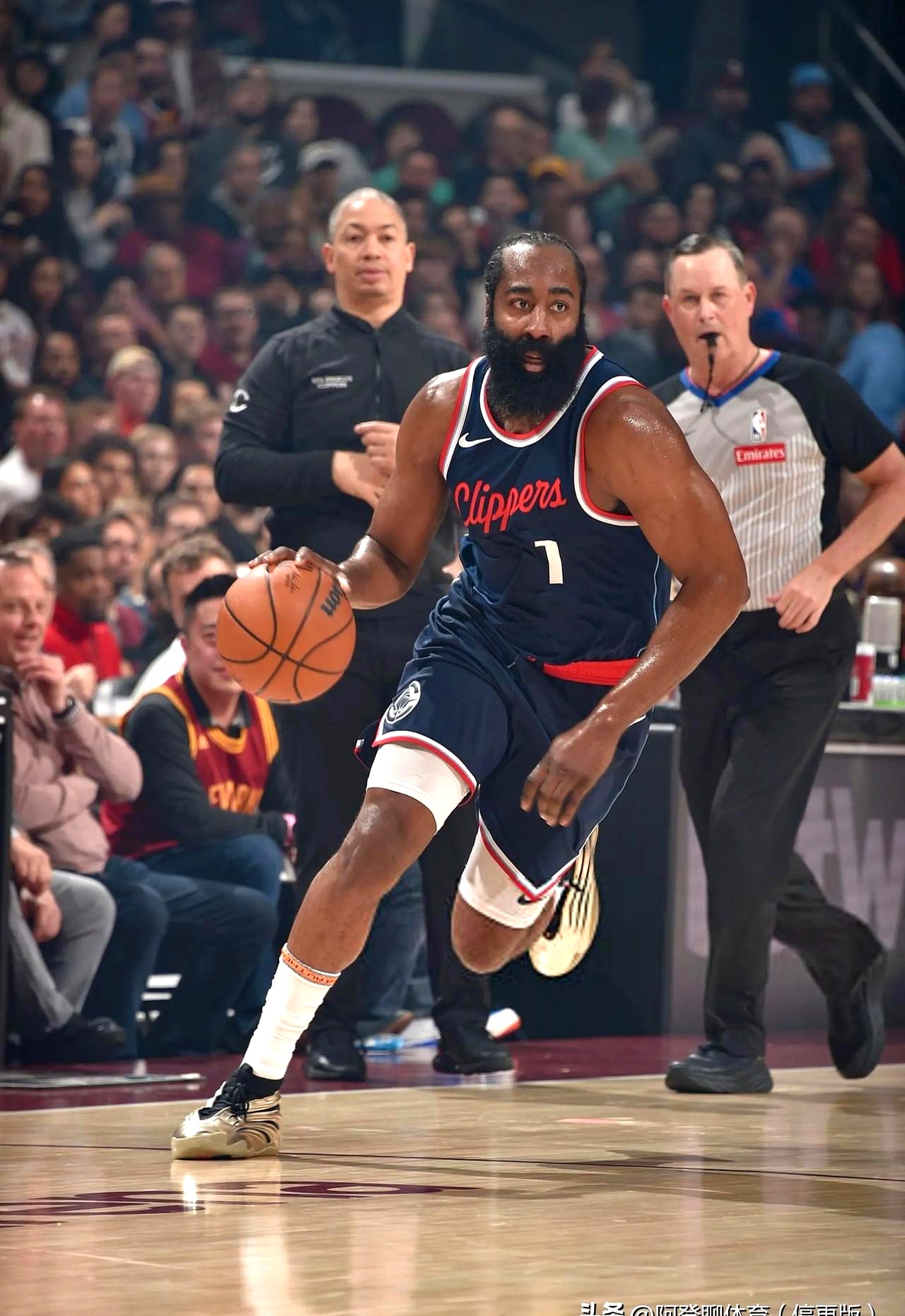 关于洛杉矶快船迎NBA季后赛关键赛，今晨主帅复盘，更衣室稳定，身体对抗强度拉满的信息